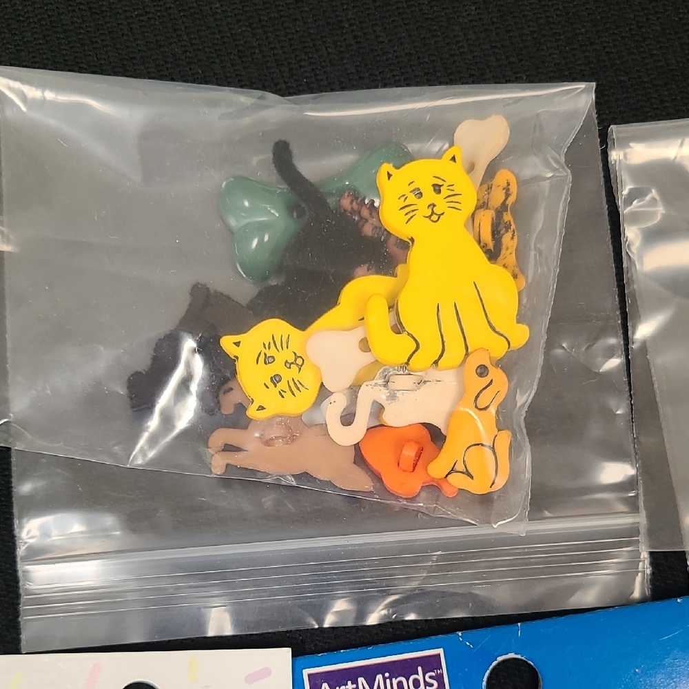 Assorted Craft Button Lot - Picture 6 of 16